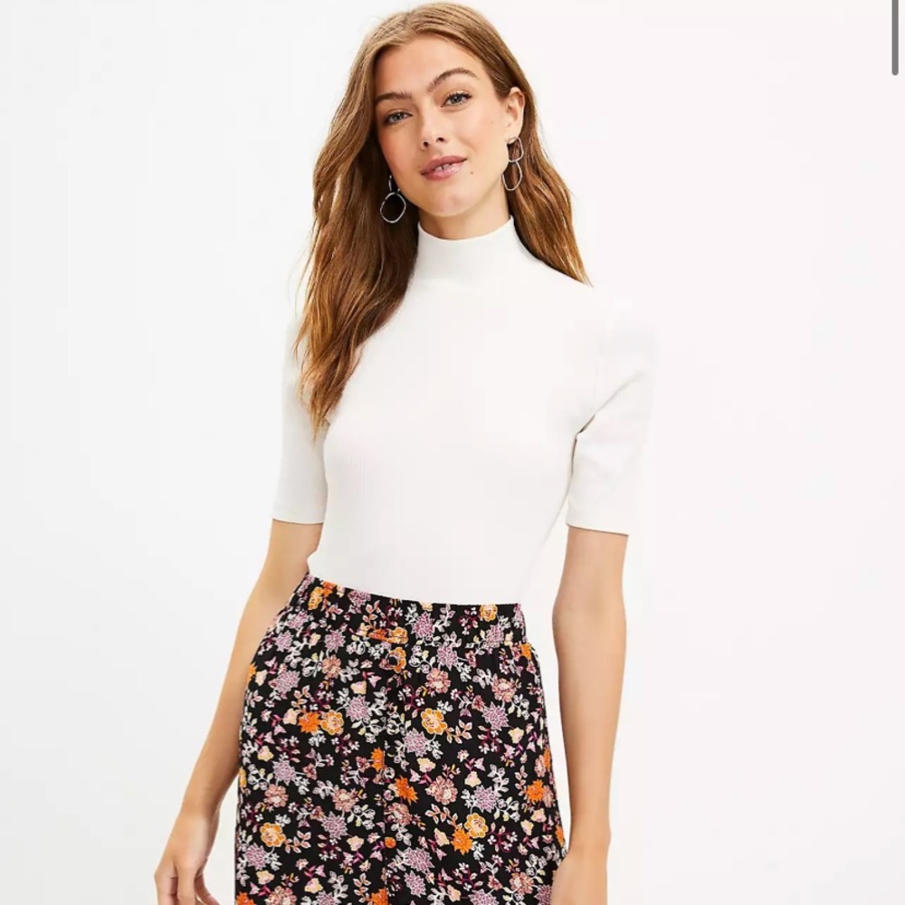 Loft nwt off mockneck elbow sleeve top